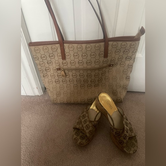 MK Signature Bundle - Picture 2 of 9